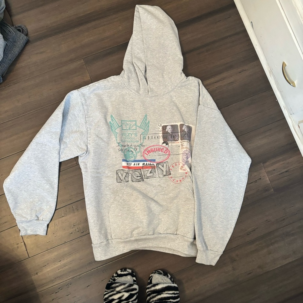 Vezy graphic hoodie